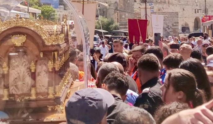 ذخائر القديسة تريز وصلت الى دير القمر