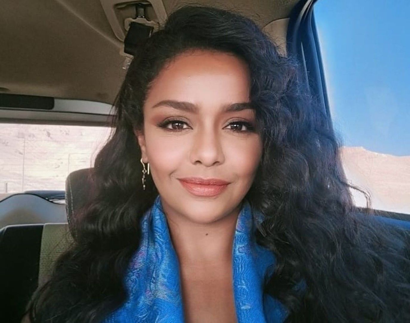 من على ظهر حصان: أسماء أبواليزيد تروّج للأميرة جليلة في مملكة الحرير