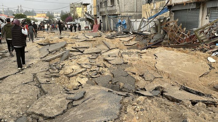 "يسرائيل هيوم" عن مقربين من نتانياهو: المطروح فقط في غزة صفقة وفقا لمخطط ويتكوف يمكن العودة بعدها إلى المعركة