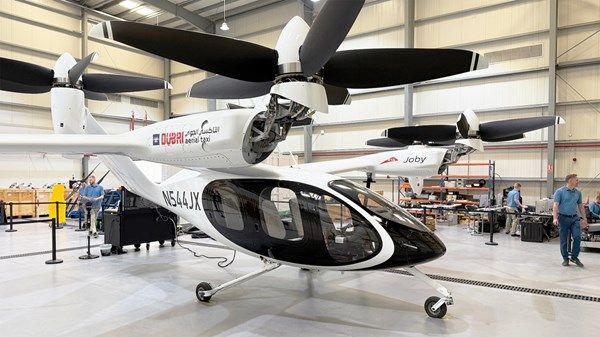 التاكسي الجوي ليس للنخبة... والأمان أولاً