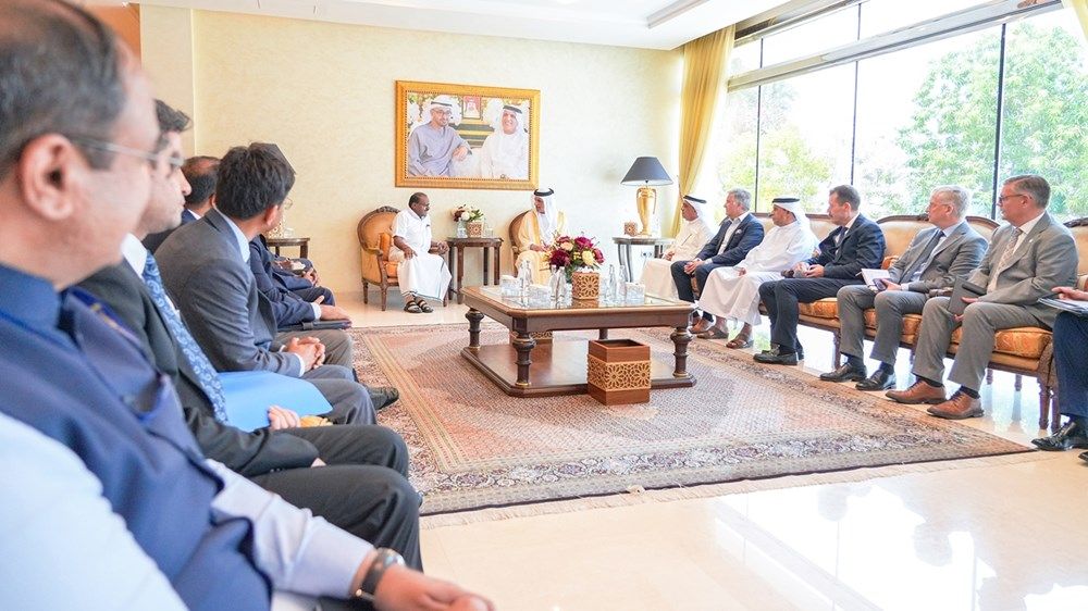 سعود بن صقر يستقبل وزير الصلب والصناعات الثقيلة الهندي