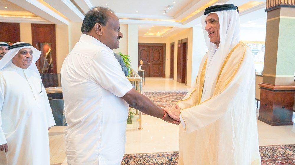 سعود بن صقر يستقبل وزير الصلب والصناعات الثقيلة الهندي