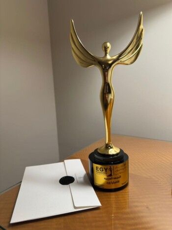 مهرجان إيجي فاشون الدولي يكرم كاميليا ورد في القاهرة