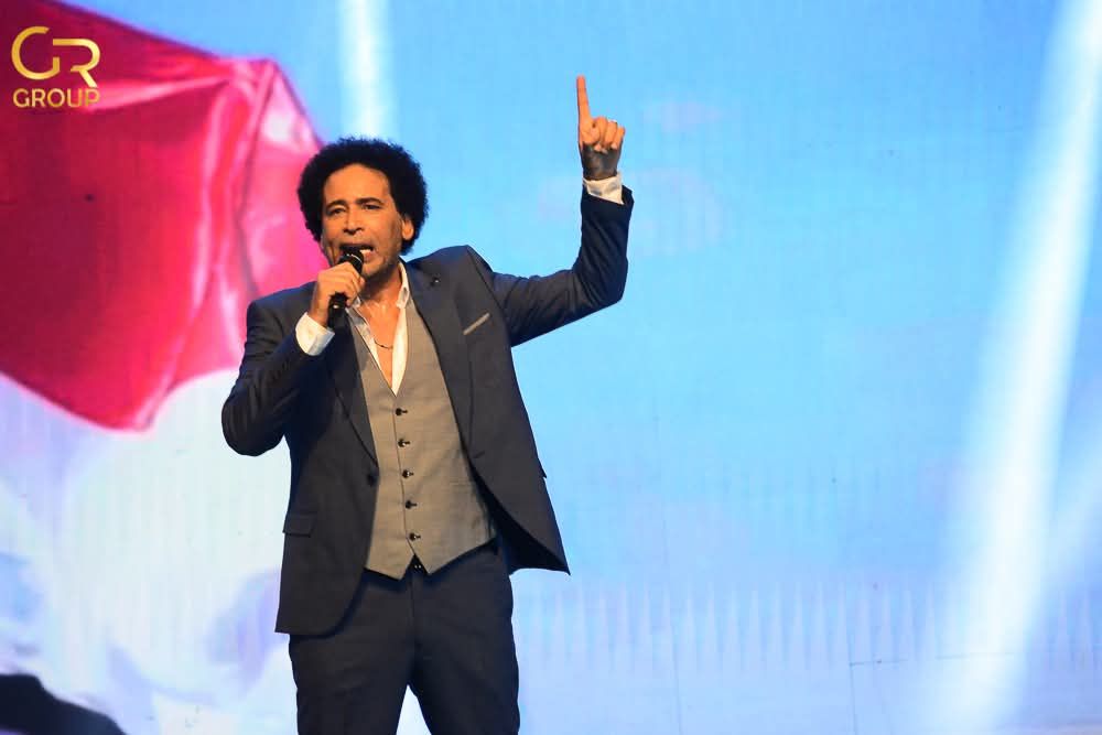 مصطفى شوقي بعد نجاح حفله بمسرح البالون: اللي جاي مفاجآت