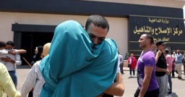 نزلاء مفرج عنهم يشكرون الرئيس السيسى: عاد بنا لأسرنا فى ذكرى 30 يونيو.. صور