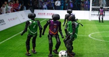 تكنولوجيا: كل فريق من 3.. الصين تنظم أول بطولة كرة قدم للروبوتات البشرية "فيديو وصور"