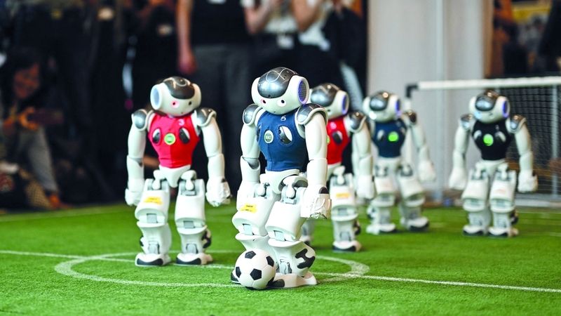 الامارات | «روبوتات» تنال إعجاب الجماهير في مباريات كرة القدم