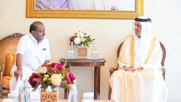 سعود بن صقر يستقبل وزير الصلب والصناعات الثقيلة الهندي