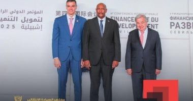 البرهان يلتقى جوتيريش وبيدرو سانشيز فى مقر انعقاد مؤتمر تمويل التنمية