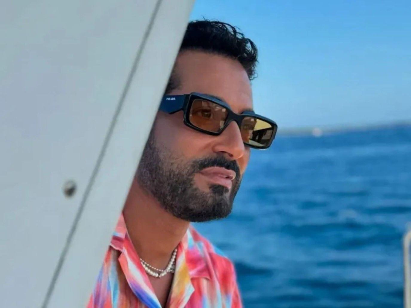 عمرو سعد يحتفل بتخرج ابنه رابي بالمرحلة الثانوية: مبروك ياصاحبي