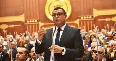 وزير الإسكان يعلن طرح 100 ألف وحدة سكنية لمحدودى الدخل أول يوليو