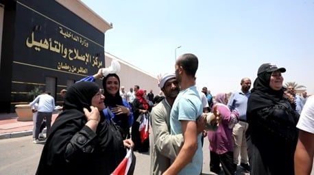 نزلاء مفرج عنهم يشكرون الرئيس السيسى: عاد بنا لأسرنا فى ذكرى 30 يونيو.. صور