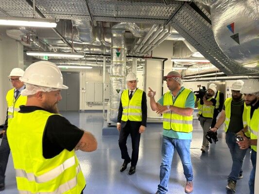 وزير الصناعة جال على 3 مصانع للأدوية: لوجوب زيادة الانتاج وتخفيف نسب الاستيراد