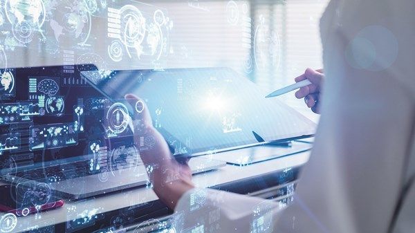 «الاقتصادي العالمي» يطلق تقرير أفضل 10 تقنيات ناشئة لعام 2025