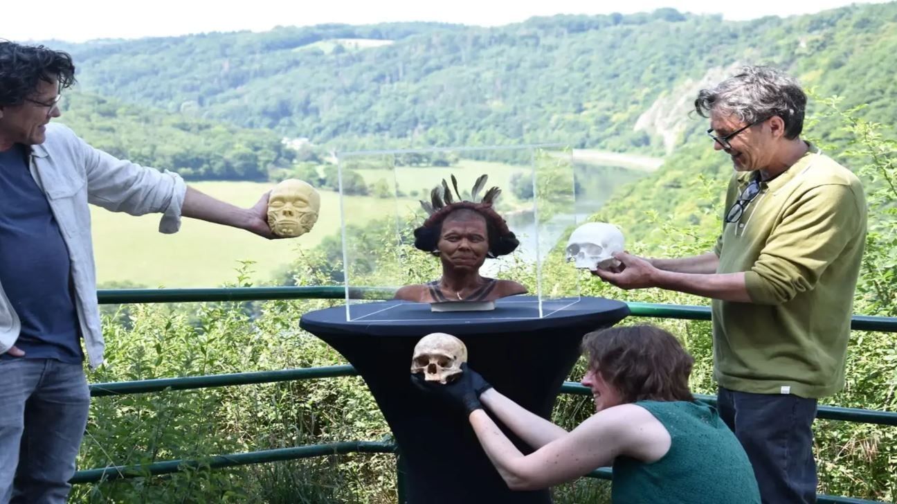 تكنولوجيا: إعادة إحياء وجه بلجيكية عمرها 10 آلاف عام يثبت أن الأوروبيين كانوا داكنى البشرة