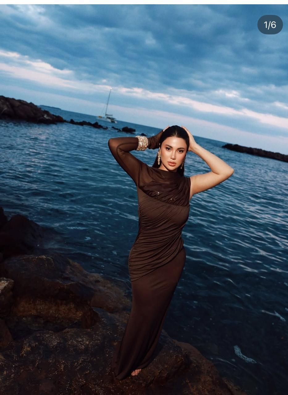 هدى الإتربى تشارك متابعيها أحدث جلسة تصوير لها على شاطئ البحر