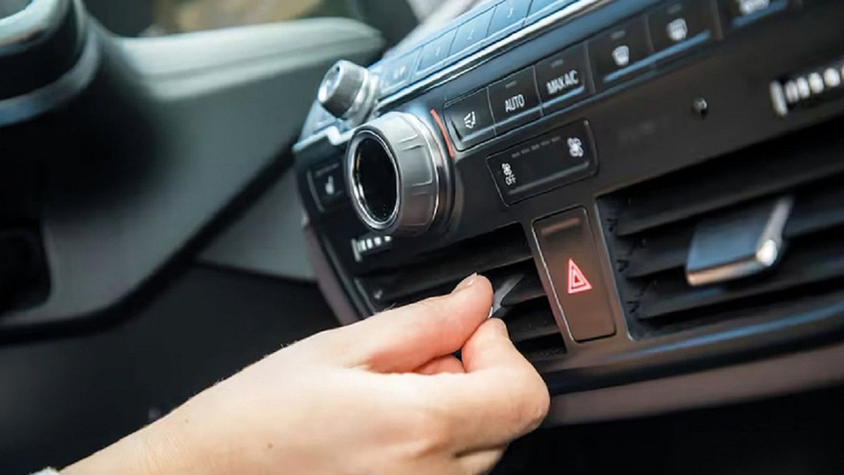 الامارات | خطوة مهمة مع ارتفاع درجات الحرارة.. متى آخر مرة عقّمت فيها مكيف سيارتك؟