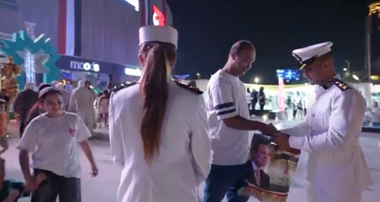 الداخلية تحتفل مع المواطنين بذكرى 30 يونيو.. سلع مخفضة وفعاليات ترفيهية