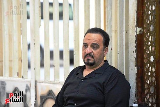 بدء عزاء والدة الفنان هشام إسماعيل بحضور حسام داغر.. صور