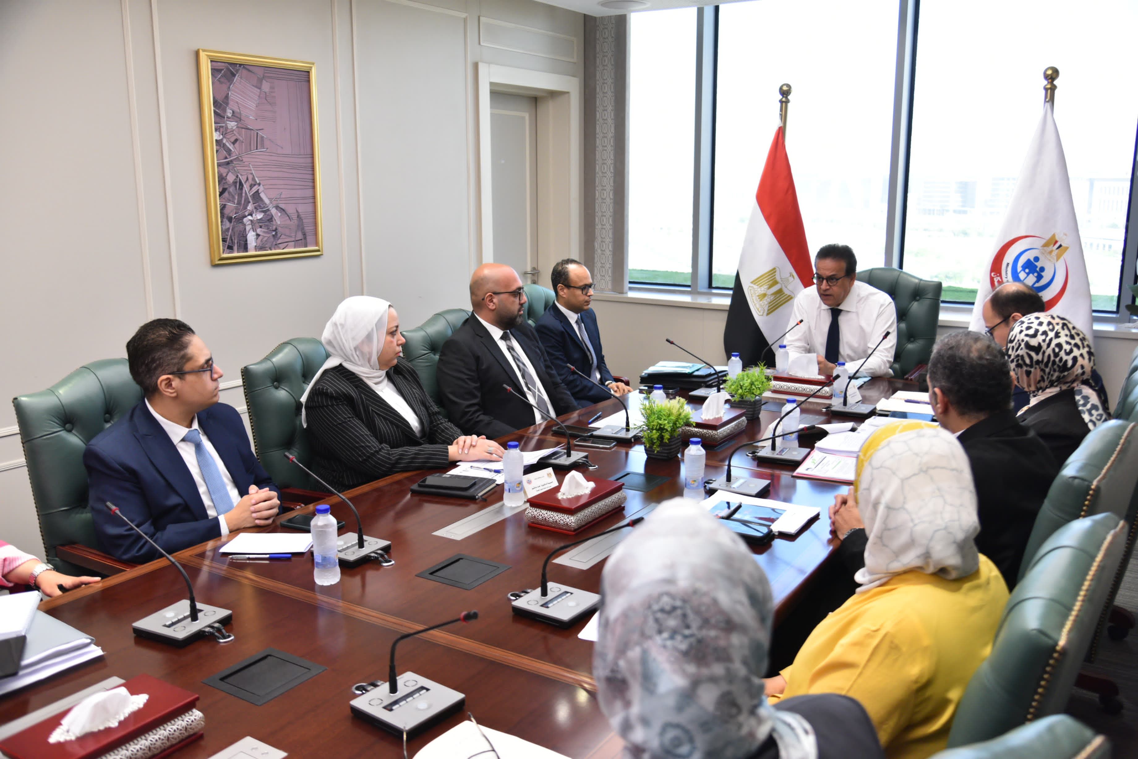 وزير الصحة يعقد اجتماعًا لمتابعة إنجازات قطاع الطب العلاجي خلال مايو 2025
