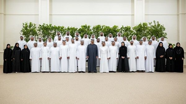 رئيس الدولة يستقبل وفد مكتب شؤون حجاج الإمارات ويشيد بجهودهم