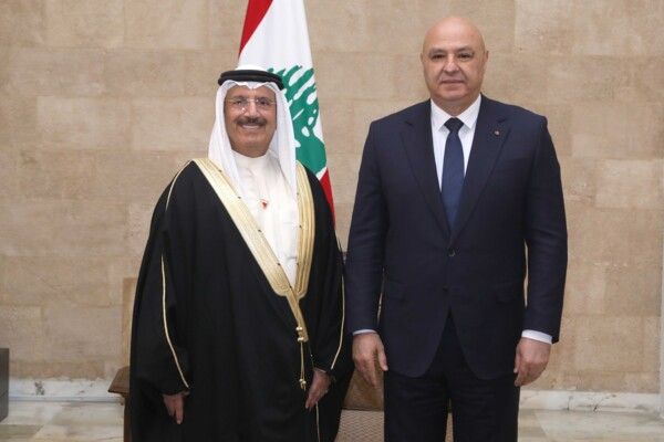 الرئيس عون تسلم أوراق اعتماد سفراء البحرين وبولندا وتشيكيا واندونيسيا وايرلندا وغينيا-بيساو وعرض مع وفد اتحاد نقابات الافران أوضاع الافران