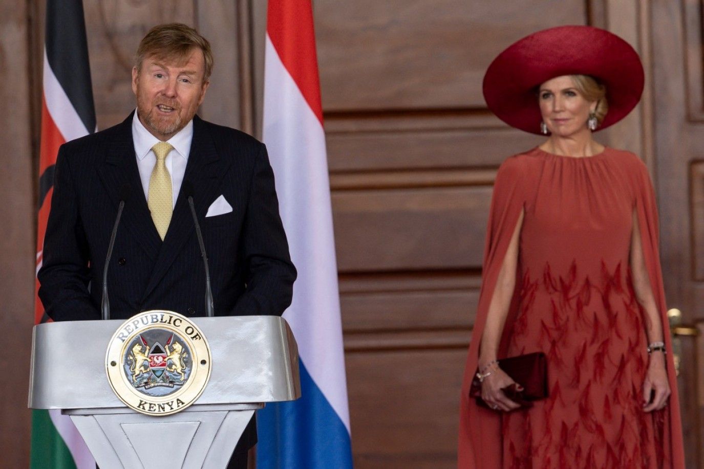 جلسة تصوير صيفية تجمع العائلة المالكة الهولندية في قصر بمدينة لاهاي