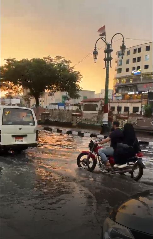 أمطار غزيرة تضرب الشرقية والمحافظة ترفع حالة الطوارئ.. فيديو وصور