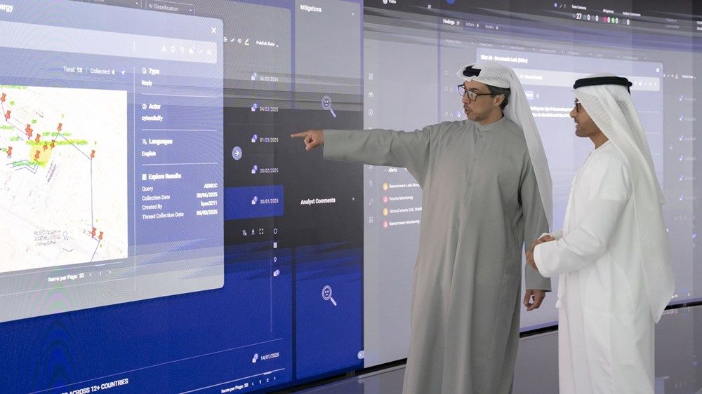 منصور بن زايد يطلع على مبادرات مجلس الأمن السيبراني لحكومة الإمارات