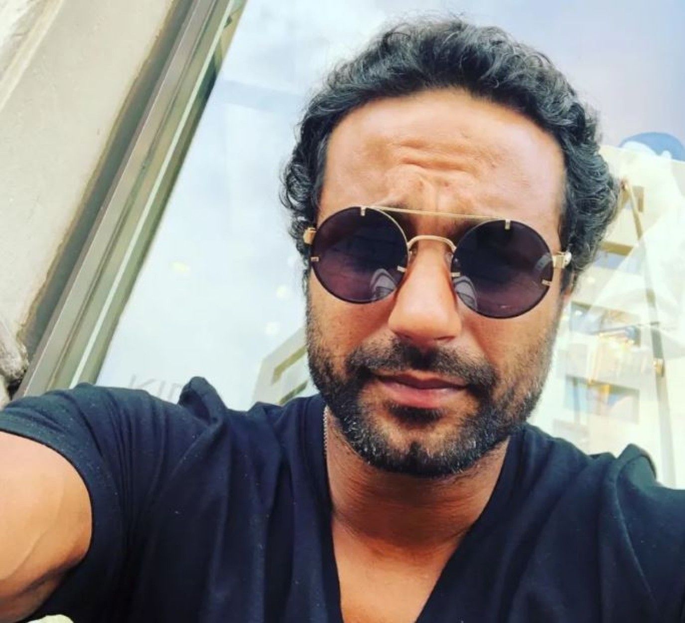 مرض خطير يهدد حياة كريم فهمي في مسلسل 220 يوم.. إليكم التفاصيل