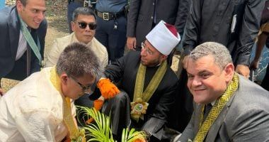 وزير الأوقاف يغرس الشجرة المصرية في الفلبين تجسيدًا لرسالة السلام