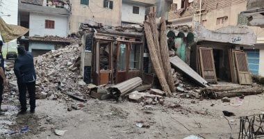 مصرع شخص فى انهيار عقار من 3 طوابق بكفر الشيخ.. صور