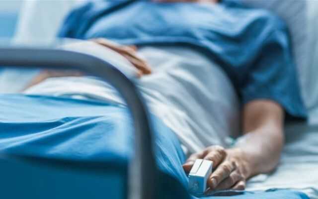 فنان شهير يعلن إصابته بنوع خطير من السرطان