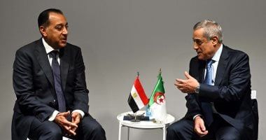 رئيس الوزراء يلتقى نظيره الجزائرى في مؤتمر الأمم المتحدة لتمويل التنمية