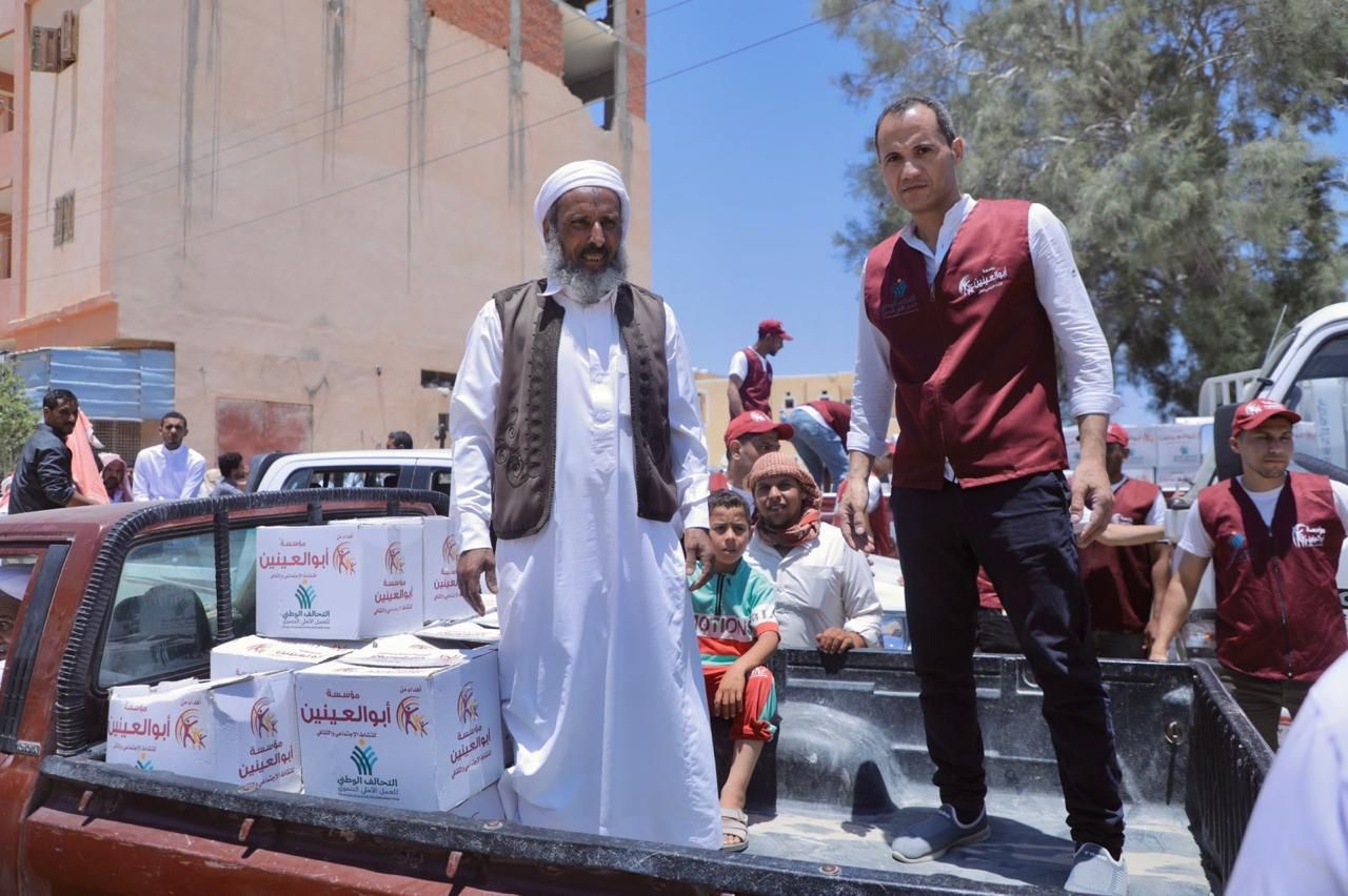مؤسسة أبو العينين عضو التحالف الوطني تشارك في توزيع المساعدات الغذائية بقرية الجفيرة