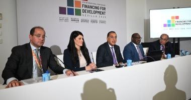 رئيس الوزراء: الحكومة تسعى للحفاظ على المسار التنازلى لنسبة الدين من الناتج المحلى