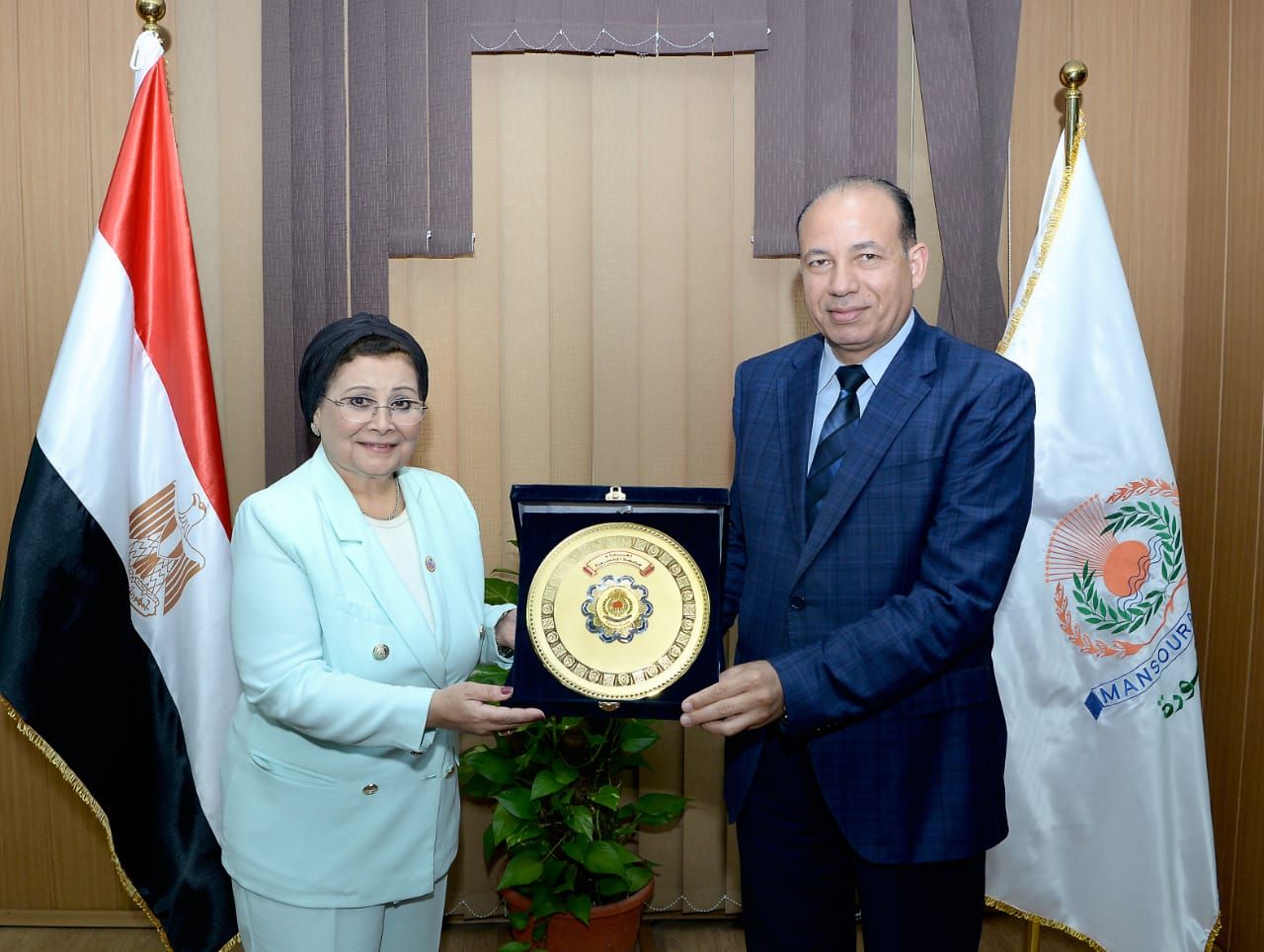 نائب وزير الصحة تبحث تعزيز الشراكة مع جامعة المنصورة لتنفيذ الخطة العاجلة للسكان