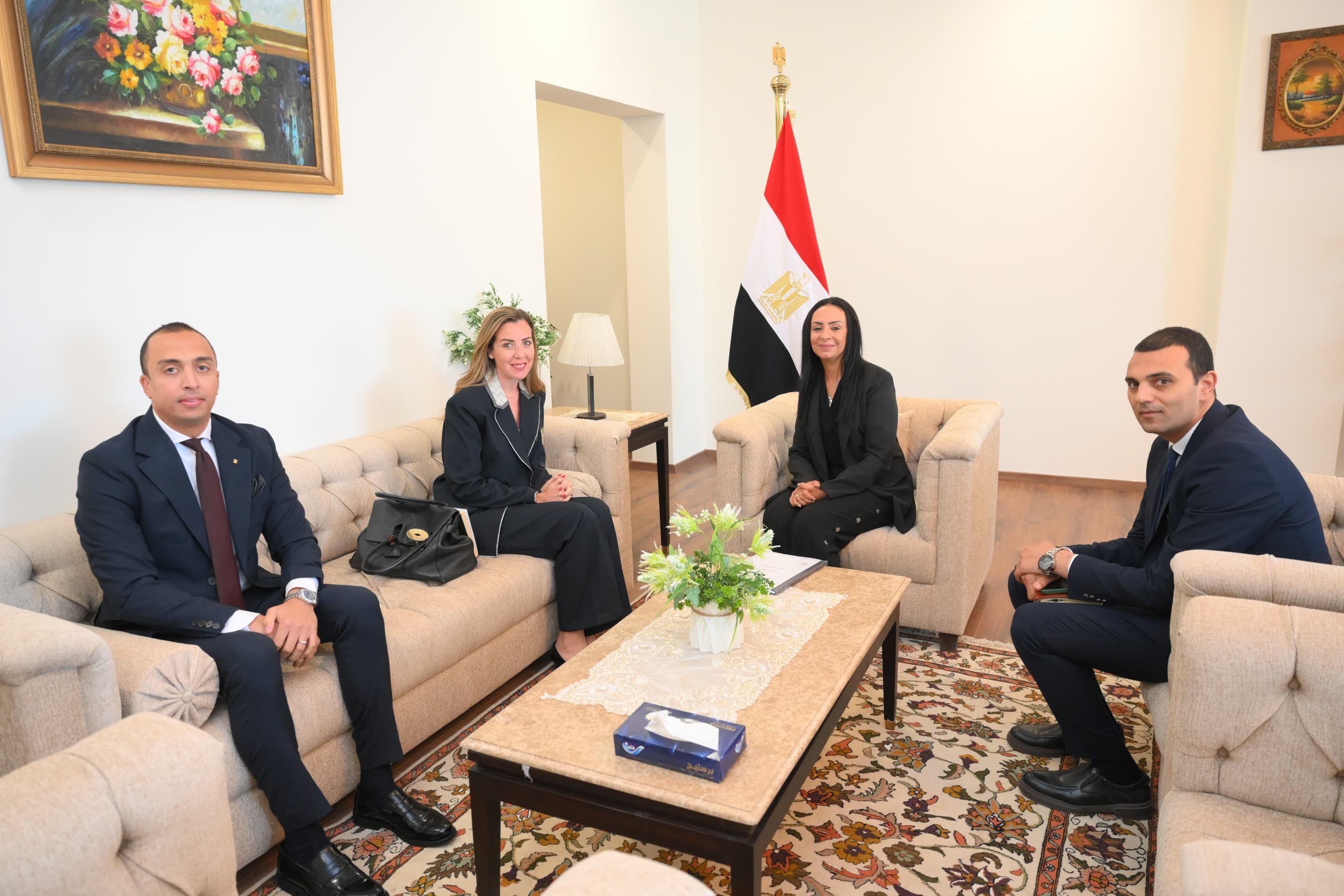 وزيرة التضامن تلتقى المديرة التنفيذية لصندوق قادرون باختلاف لدعم ذوى الهمم