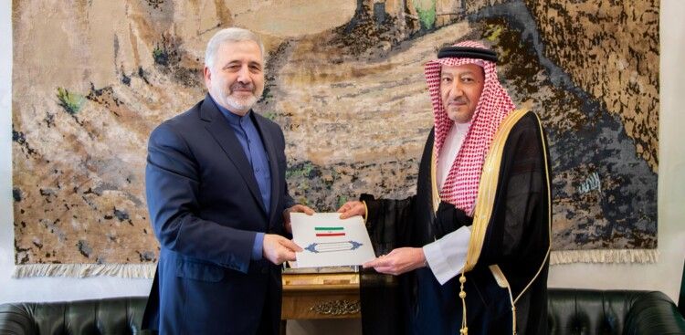 وزير الخارجية السعودية تلقى رسالة خطية من نظيره الإيراني تتصل بدعم العلاقات الثنائية