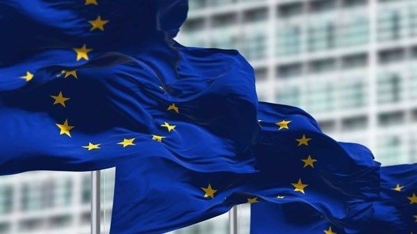 المفوضية الأوروبية تواجه تصويتاً بحجب الثقة