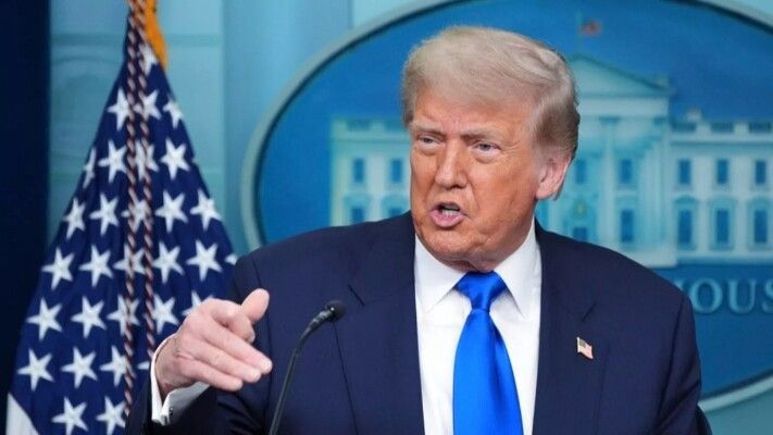 تماثيل صغيرة تشبهه.. الرئيس الأميركي دونالد ترامب يطلق عطرين جديدين