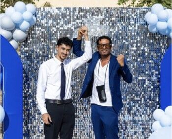 ابن عمرو سعد يلفت الأنظار في تخرجه.. أصبح شابا وسيما