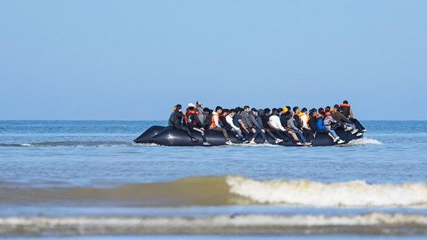 20 ألف مهاجر عبروا المانش نحو بريطانيا