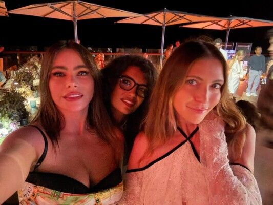 عيد صوفيا فيرغارا يتحوّل إلى مهرجان نجوم.. مفاجآت وأجواء ساحرة في قلب البحر