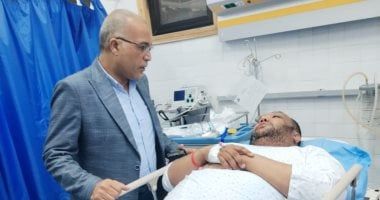 رئيس نقابة البترول يتابع الحالة الصحية لمصابى حادث البارجة