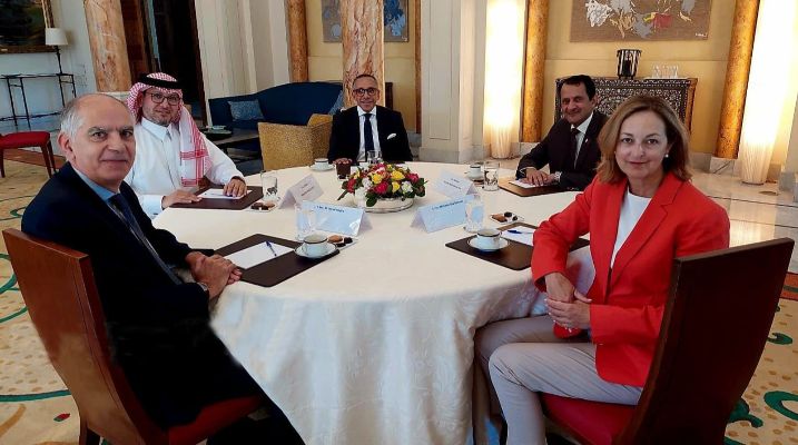 "الأنباء": اللجنة الخماسية مستمرة في دورها لمساعدة لبنان و"دَفعة" لأهل الحكم في ملف السلاح