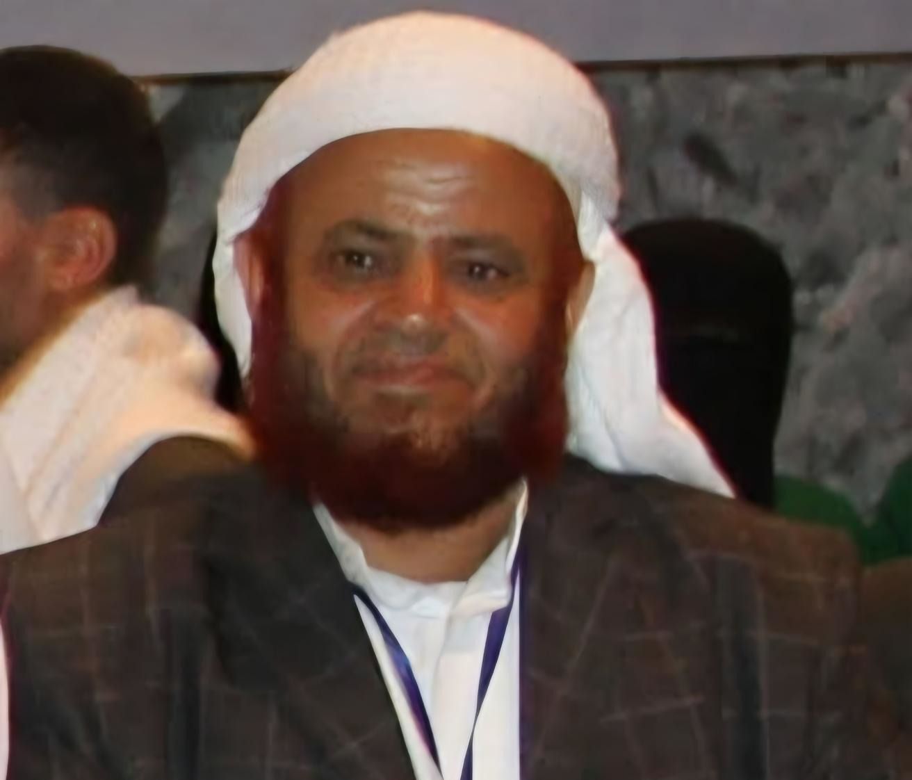 ميلشيات الحوثي تحتجز جثمان معلم القرآن الشيخ حنتوس وتنهب المنازل