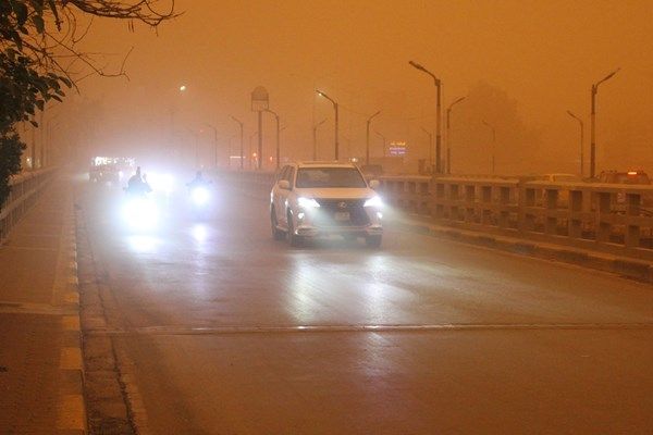 عاصفة ترابية تضرب شمال العراق