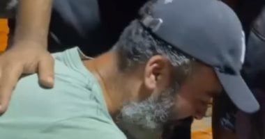 بحث عنه بين الشهداء.. فلسطينى يحتفى بنجاة شقيقه فى فرحة ممزوجة بالدموع