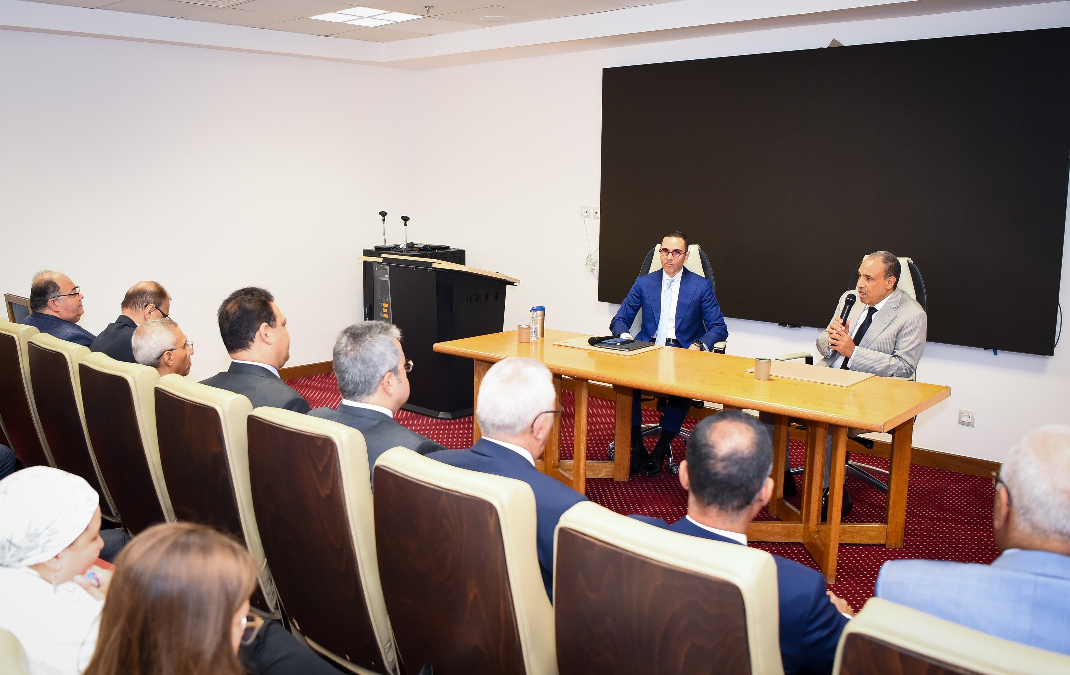 وزير الخارجية والهجرة يستقبل وزير الاستثمار والتجارة الخارجية.. صور